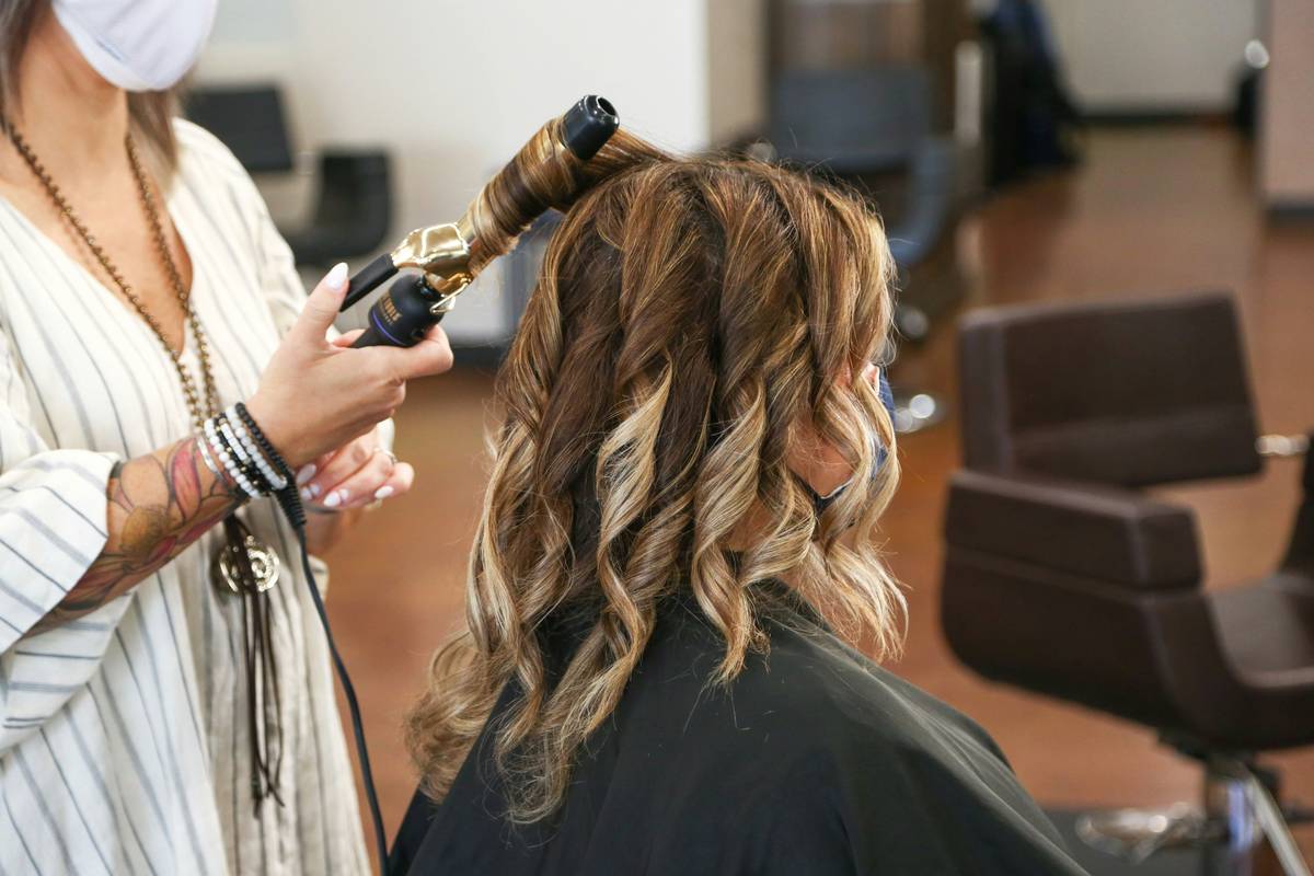 Hair Relaxer Salon: 7 Proven Tips to Avoid Painful Mistakes
